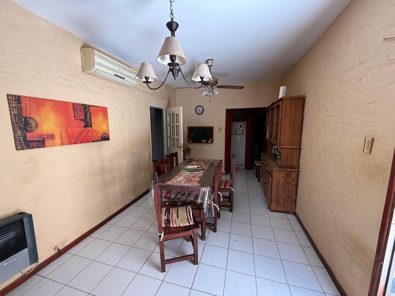Casa con pileta y garaje en Colón