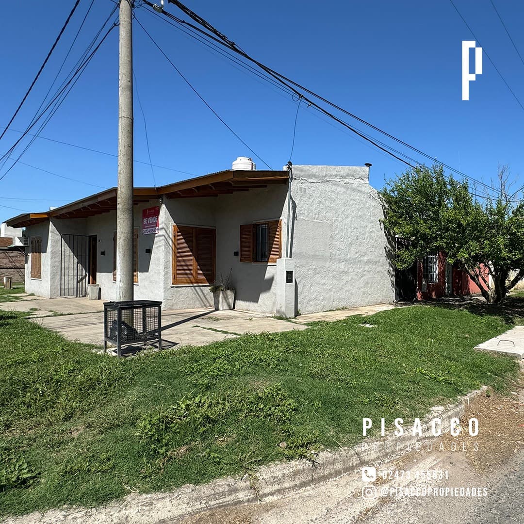 Casa con departamento independiente y galpón