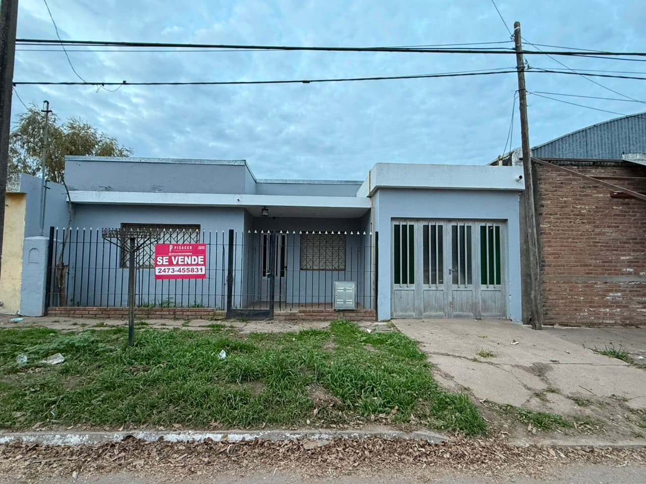 Casa con garaje y gran patio
