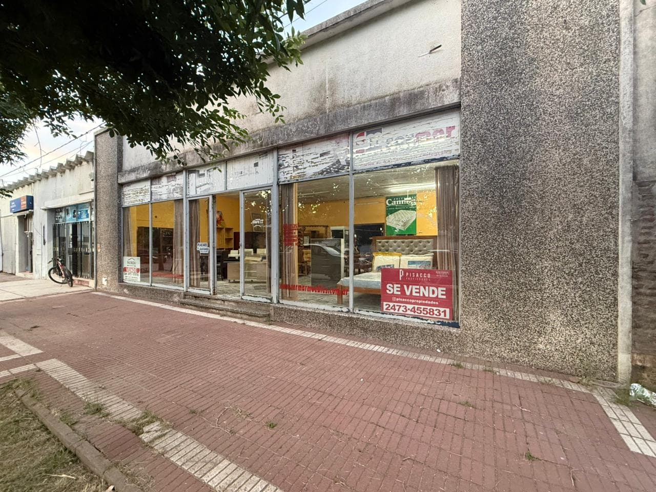Local comercial con galpón en Mitre 730