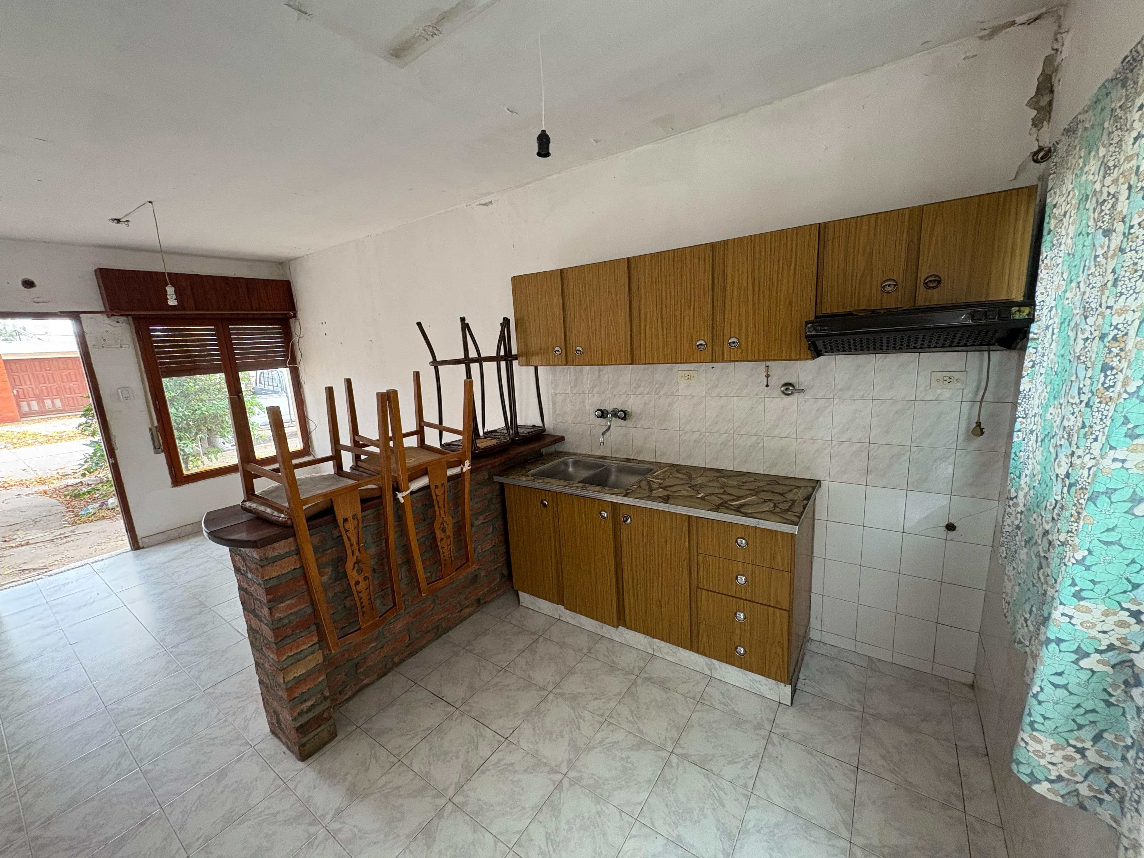 Casa con departamento en Alberdi 687
