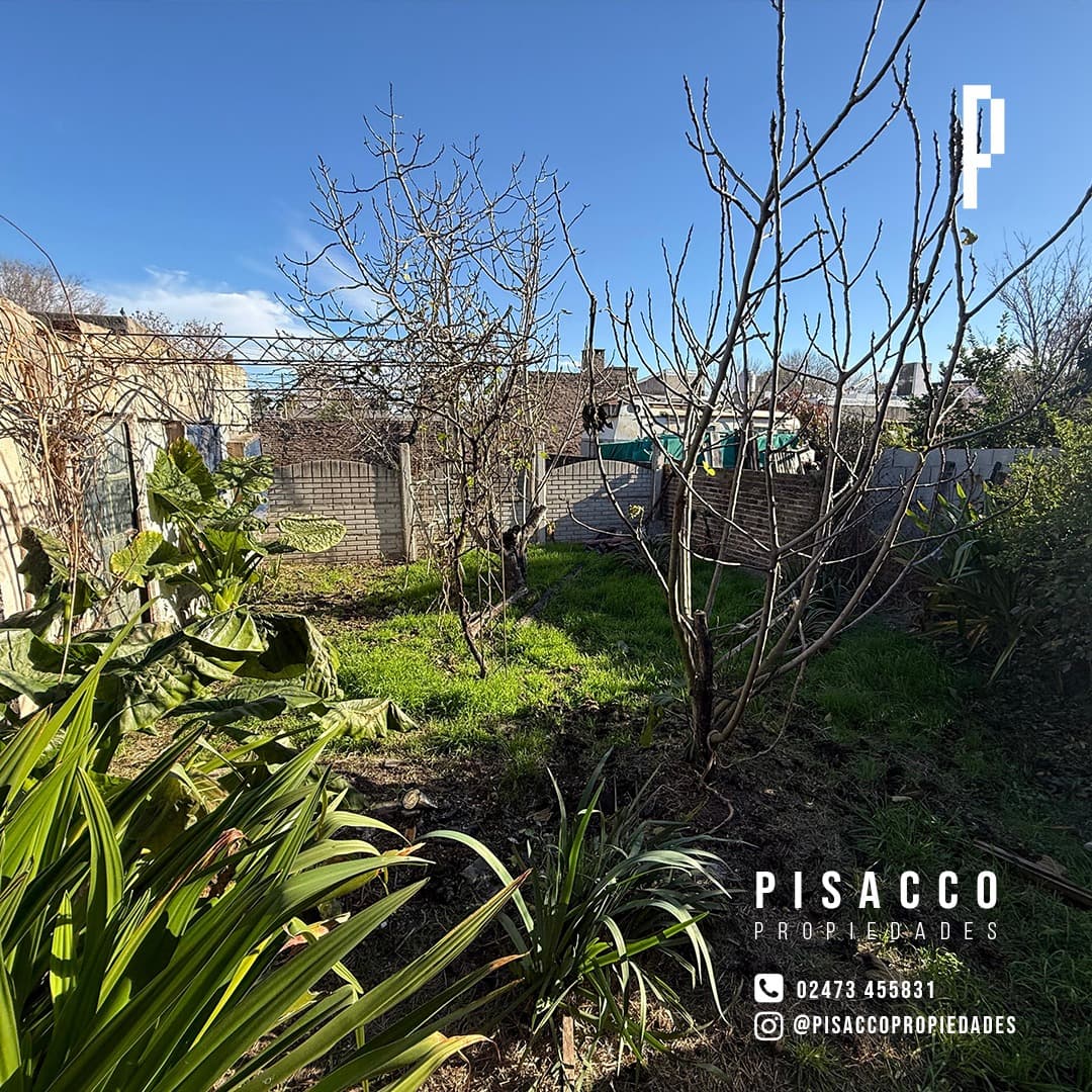 Casa con quincho y pileta en Colón